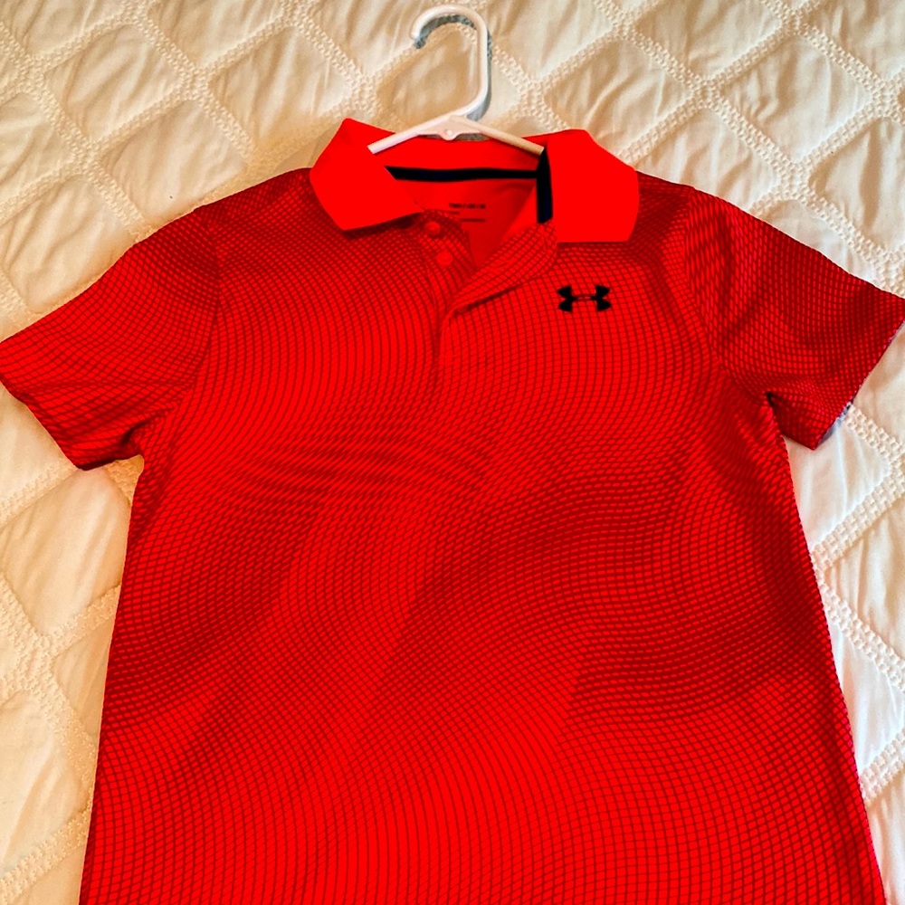 Boys UnderArmour golf Polo shirt in excellent condition
